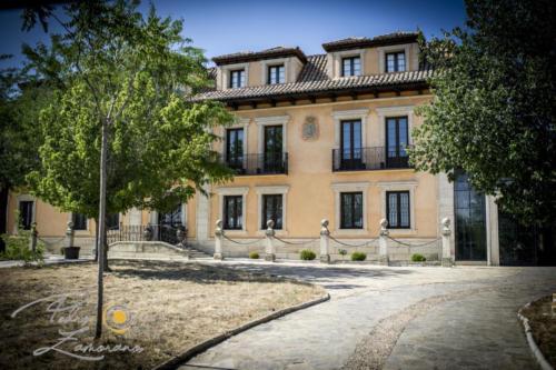 013-Aldea-Santillana-LE